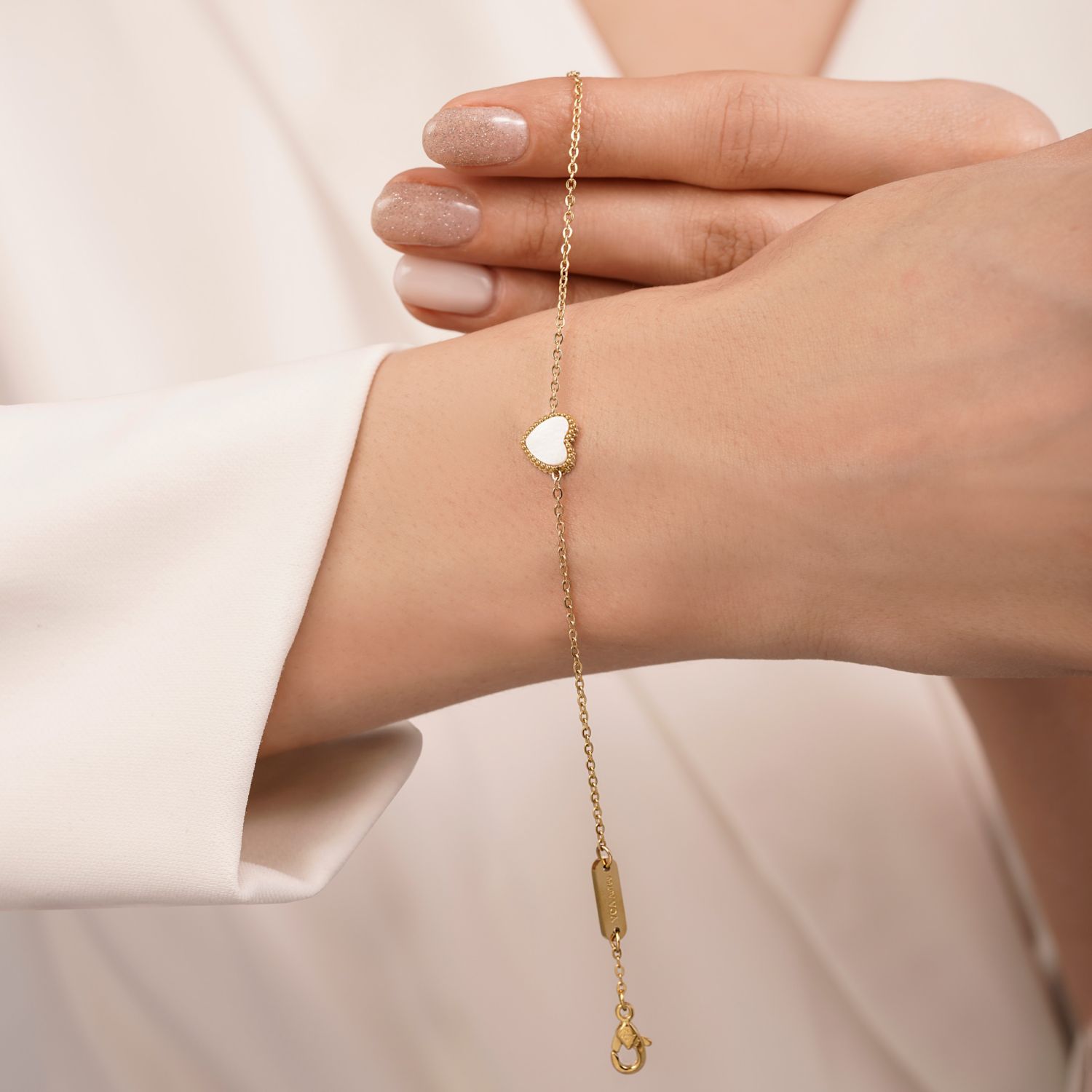 دستبند استیل 304 قلب سفید 8 میل طلایی