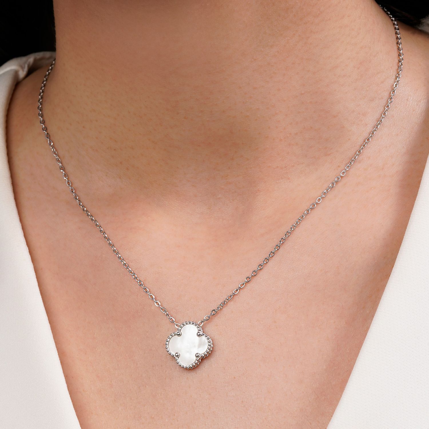 گردنبند ونکلیف سفید نقره ای استیل 304