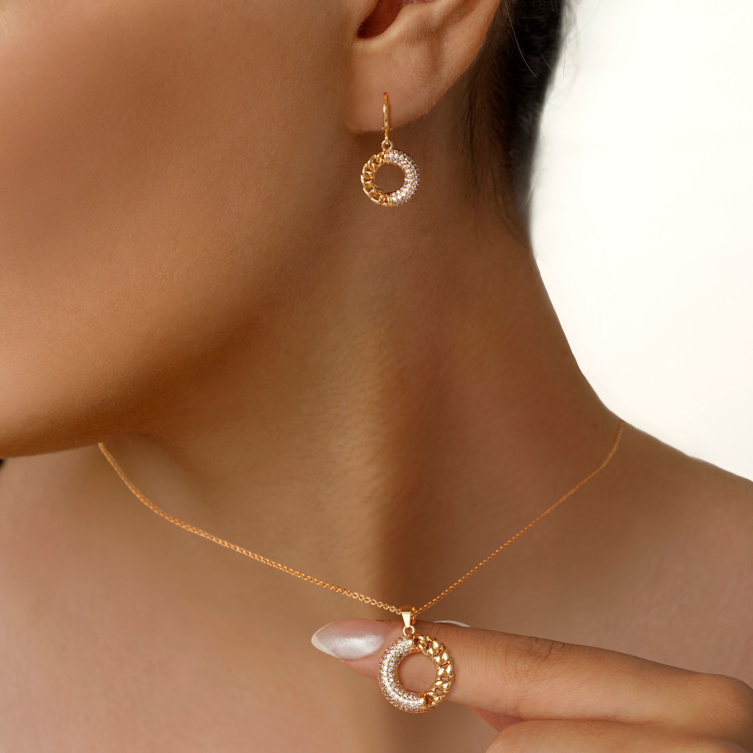 نیم ست Ysx پلاک دار کارتیر نگین دار طلایی