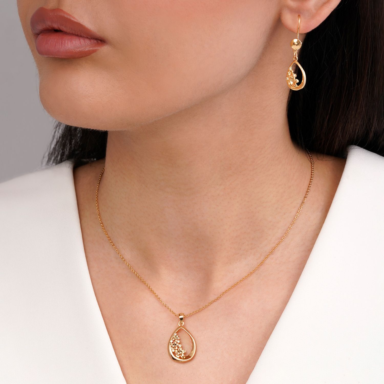 نیم ست YSX پلاک دار نگین دار طلایی